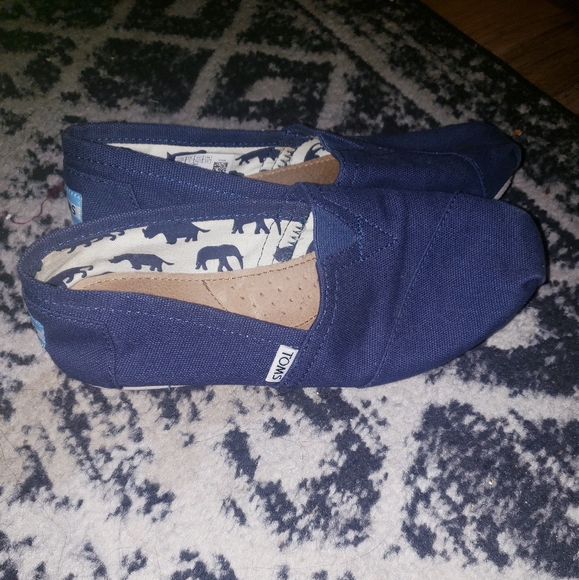 Toms canvas slip on size 6 - Picture 2 of 3
